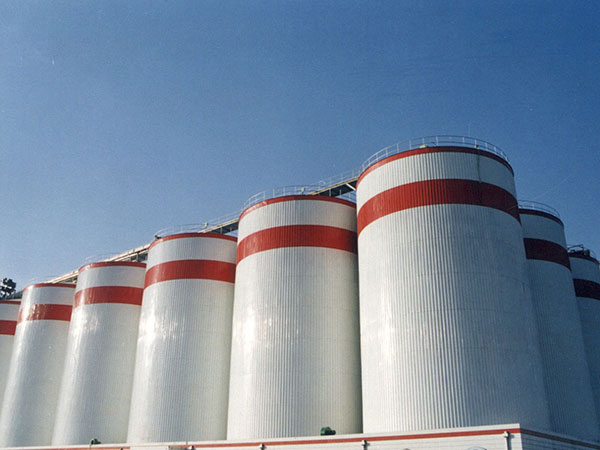 How long can grain be stored in silos