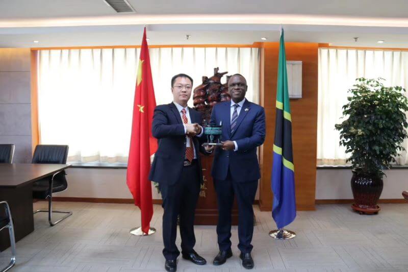 Tanzanian Ambassador to China visited SRON